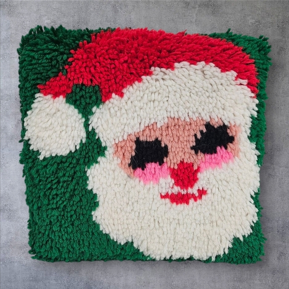Vintage 70s Santa Claus Handmade Latch Hook Throw Pillow Accent Pillow 14x15 - Picture 1 of 5